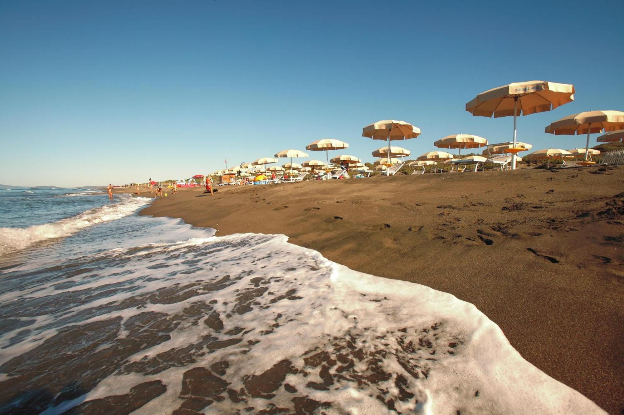 Club degli Amici Camping Village Pescia Romana Esterno foto
