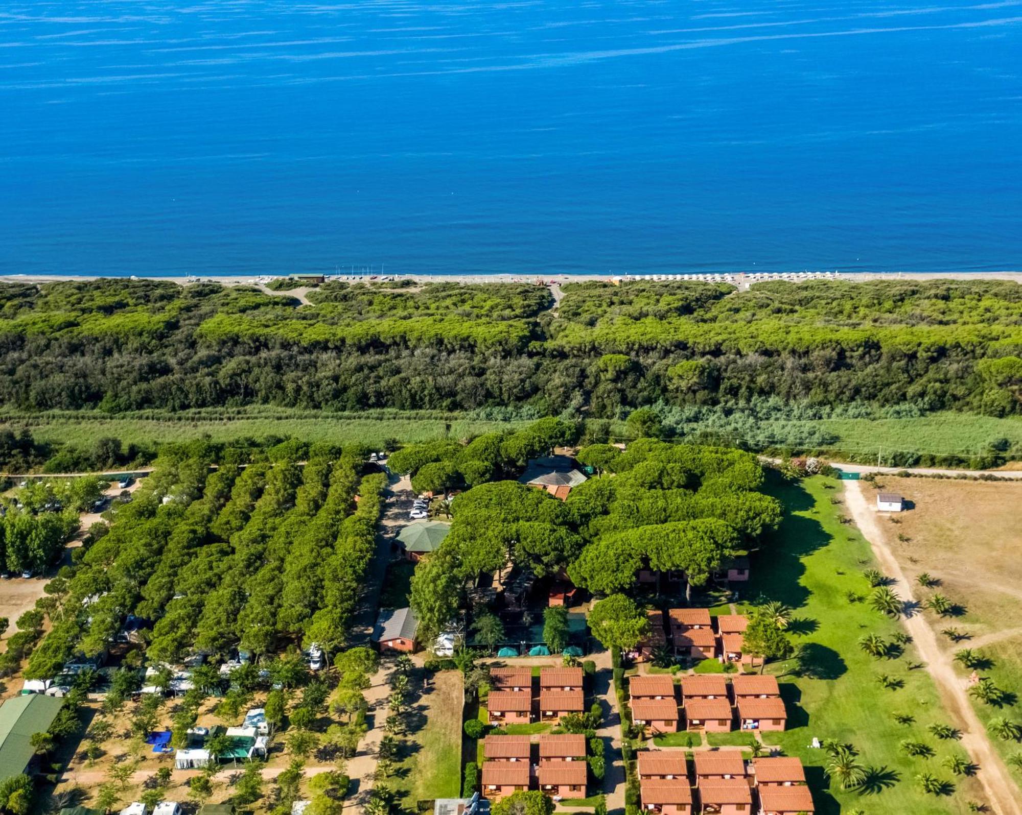 Club degli Amici Camping Village Pescia Romana Esterno foto